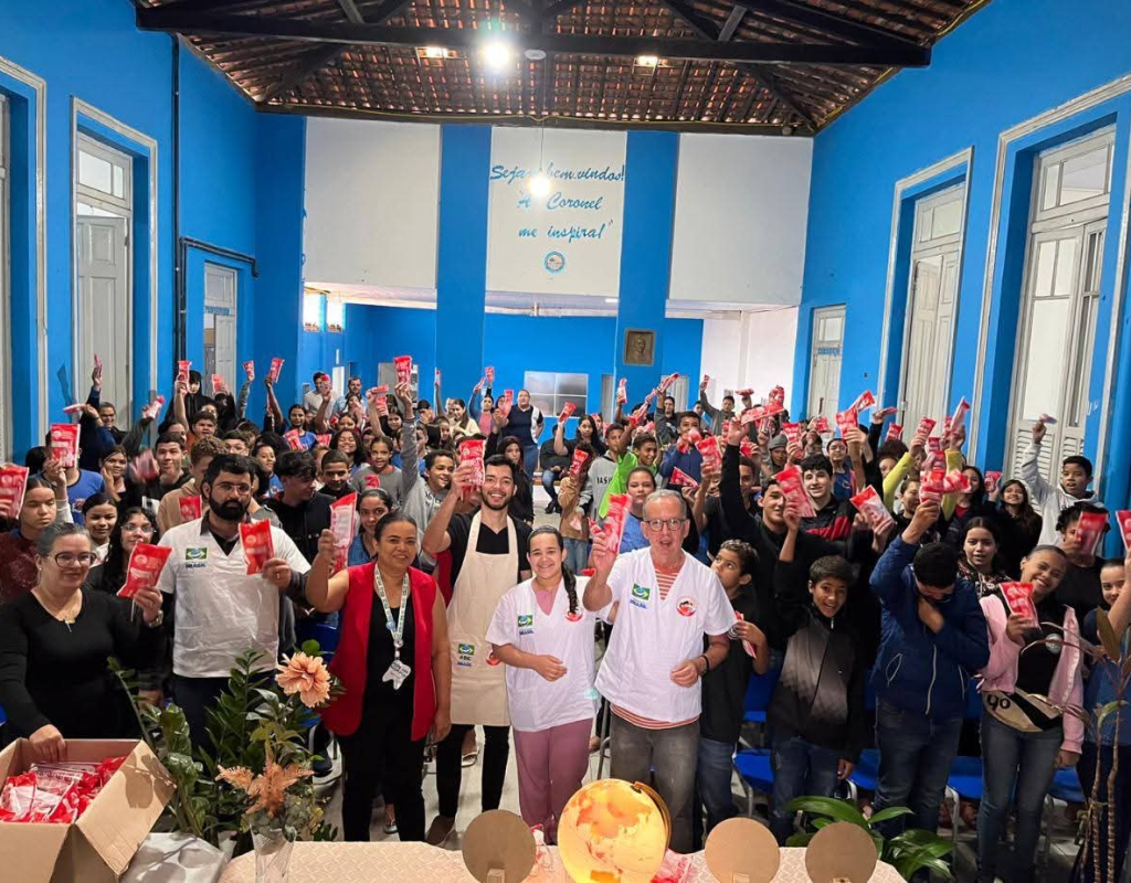 Nesta sexta-feira, a Escola Municipal Coronel Antônio Pessoa recebeu a visita de importantes profissionais da saúde para uma ação do Programa Saúde na Escola.  ????